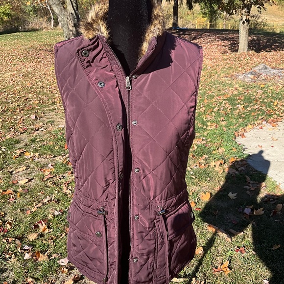 Adrienne Vittadini Faux Fur lined Vest EUC Sz. M - Picture 1 of 11